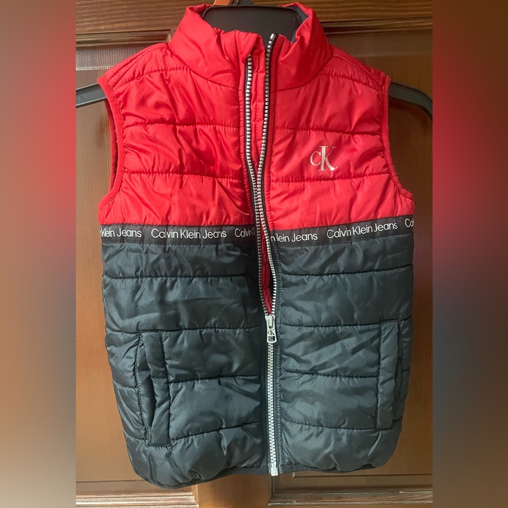 Calvin Klein Red and Black Quilted Vest Size 6 Zippered